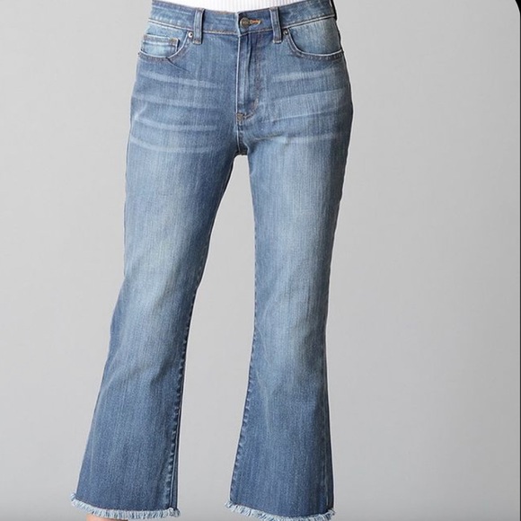 Elliott and Vine Denim - Light Wash Frayed-Hem Relaxed
